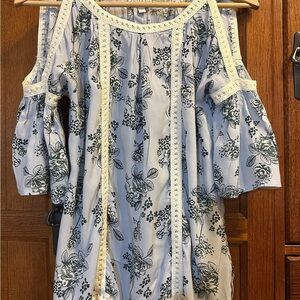 Country Wear Floral Lace Top​​